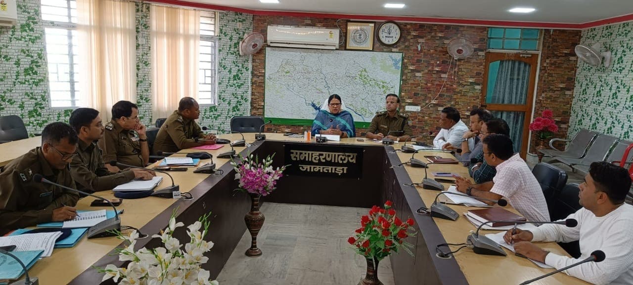 डिस्पैच सेंटर से मतदान कर्मियों की रवानगी को लेकर वाहनों की करें टैगिंग