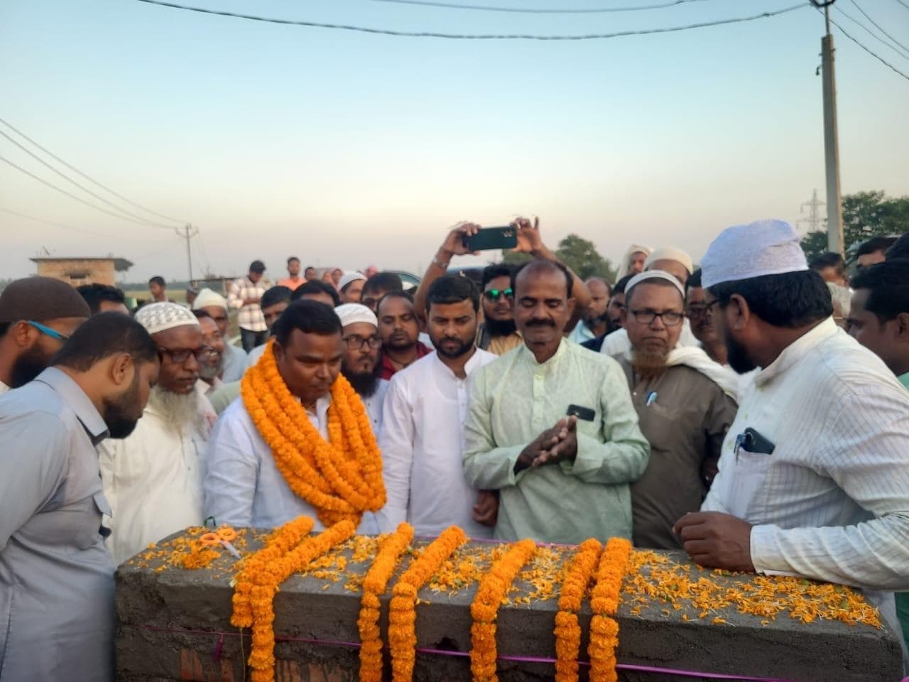 मुख्यमंत्री सड़क का विधायक ने किया शिलान्यास