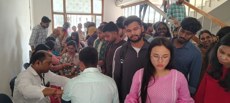 सिंगल विंडो सिस्टम के तहत पीजी में नामांकन