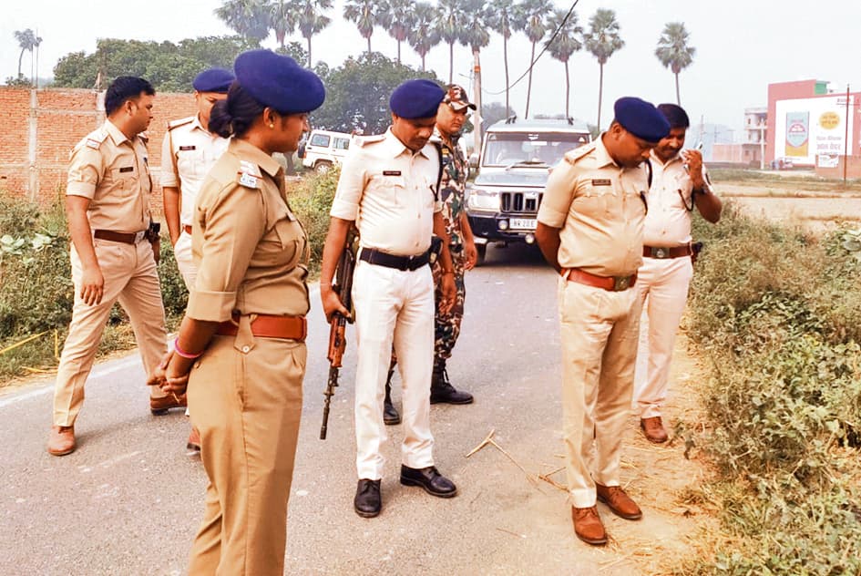 Gopalganj News  : मीरगंज के लैब टेक्नीशियन को अपराधियों ने सिर में मारी गोली, हालत गंभीर, रेफर