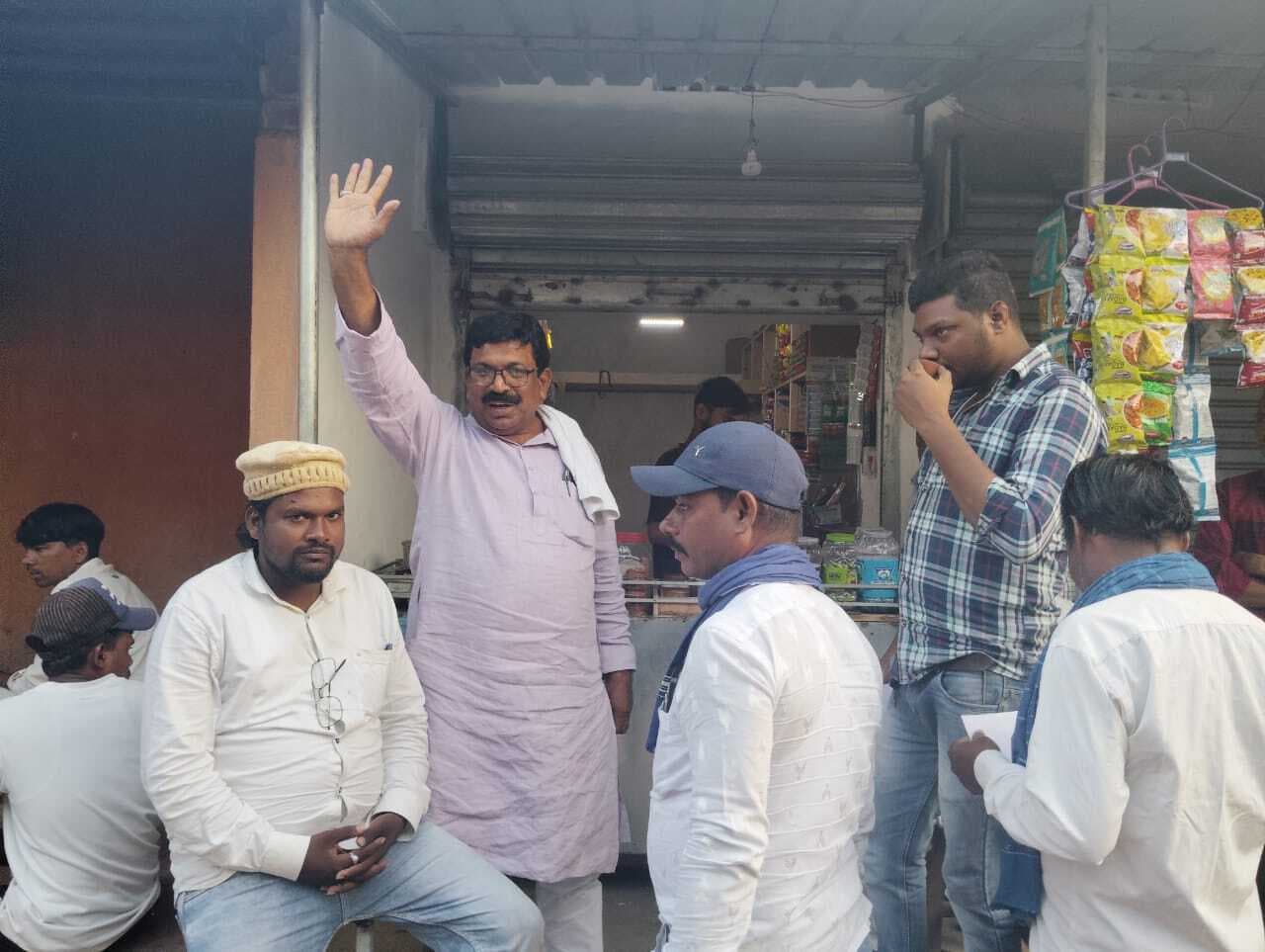 बसपा प्रत्याशी ने जनसंपर्क कर मांगा आशीर्वाद