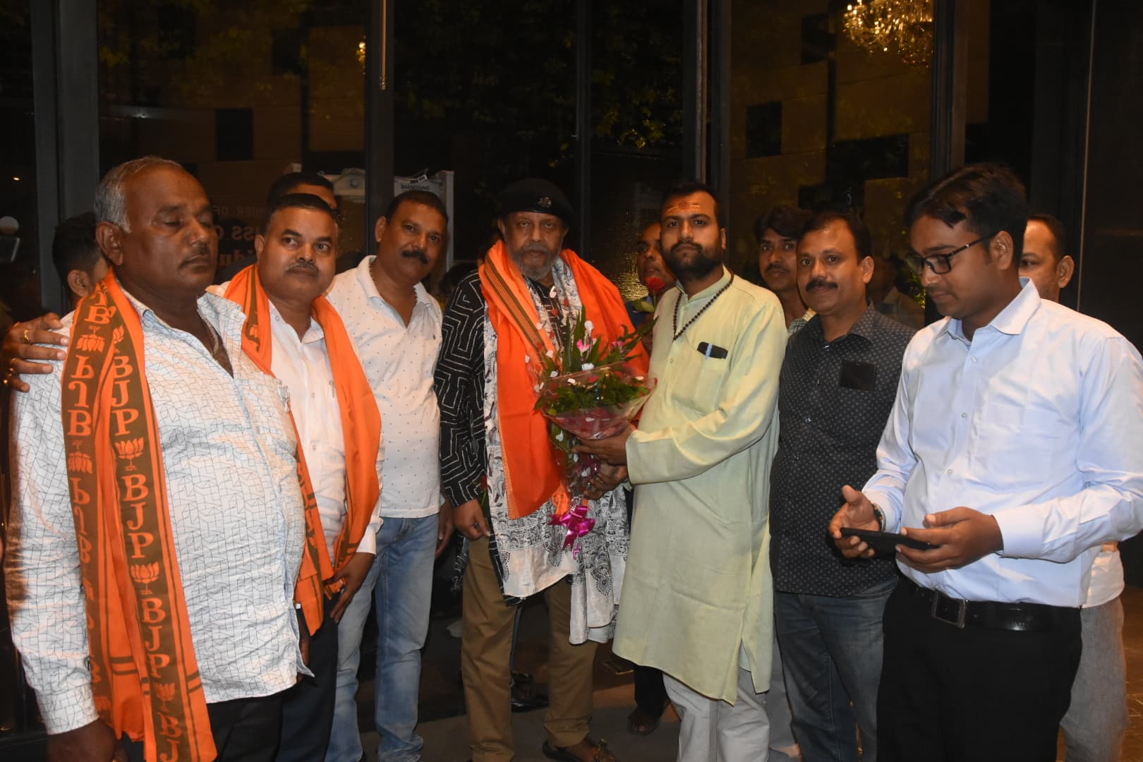 dhanbad news : विधानसभा चुनाव को ले मिथुन चक्रवर्ती समेत कई स्टार प्रचारक आज धनबाद में करेंगे सभा