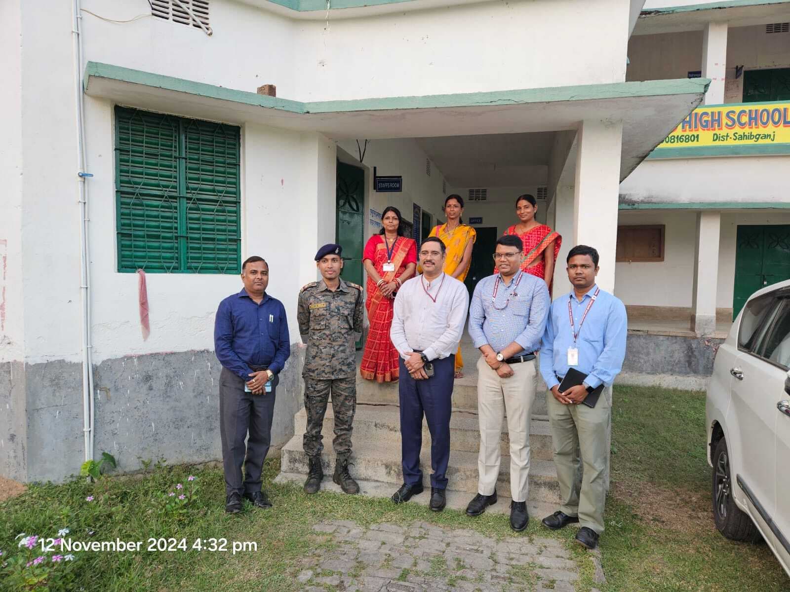 प्रशासनिक : ऑब्जर्वर ने बरहरवा व कोटालपोखर के बूथों का किया निरीक्षण