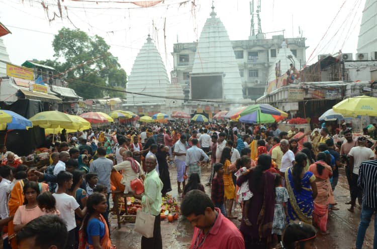 देवोत्थान एकादशी : बाबा मंदिर में अनुष्ठान करानेवालों का लगा तांता
