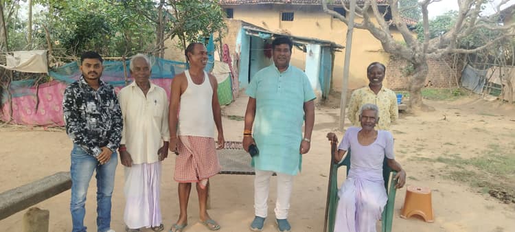 मंडरो में भाजपा प्रत्याशी के पक्ष चला जनसंपर्क अभियान