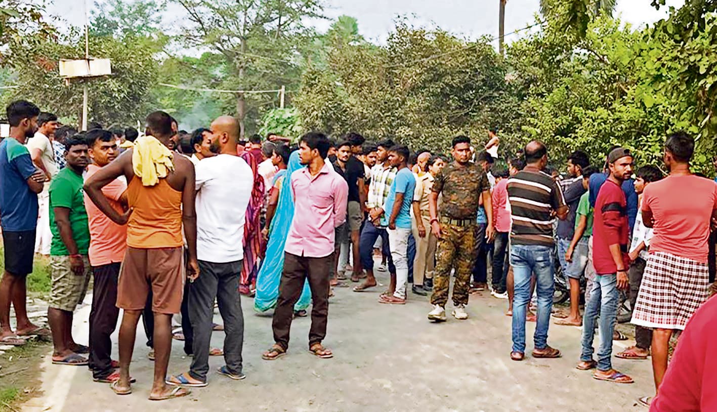 Hajipur News: जंदाहा में सड़क हादसे में बाइक सवार मां-बेटी की मौत, दामाद जख्मी