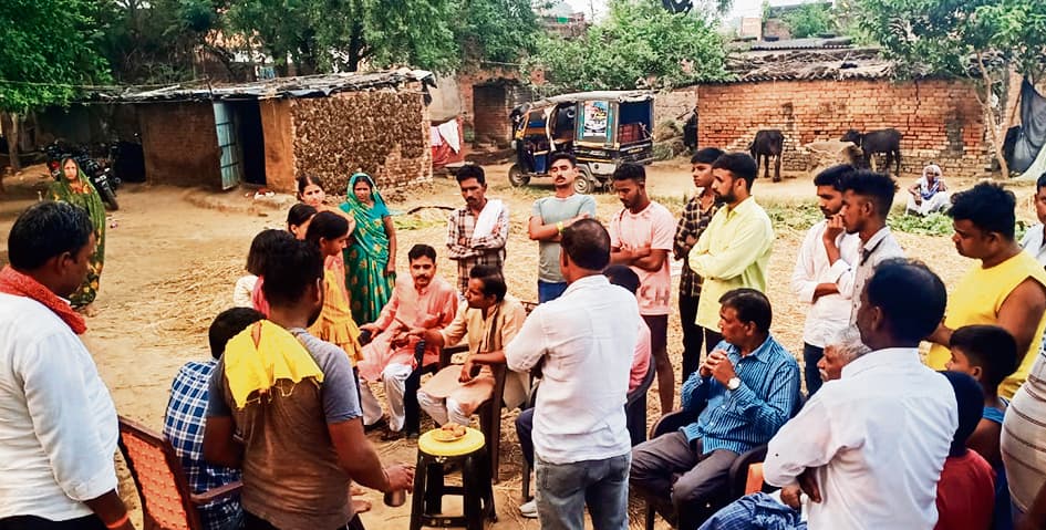 दो भाइयों के अनाथ पांच बच्चों को पढ़ायेंगे समाजसेवी मोहित सिन्हा