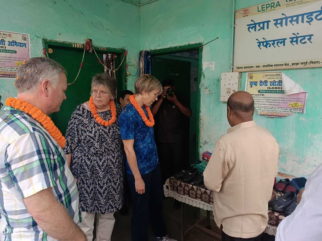 यूके की टीम ने लेप्रा सोसायटी सेंटर का किया निरीक्षण