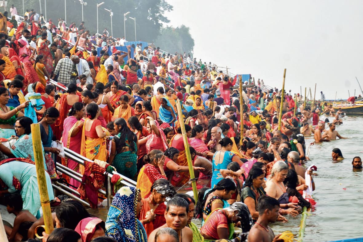 Buxar News : देवोत्थान एकादशी पर रामरेखा घाट पर हजारों श्रद्धालुओं ने लगायी गंगा में डुबकी