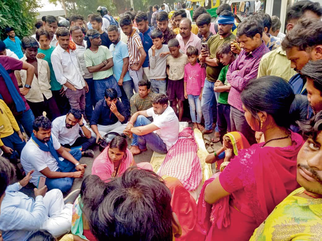 शादी से इन्कार पर प्रेमिका को छत से फेंका, मौत