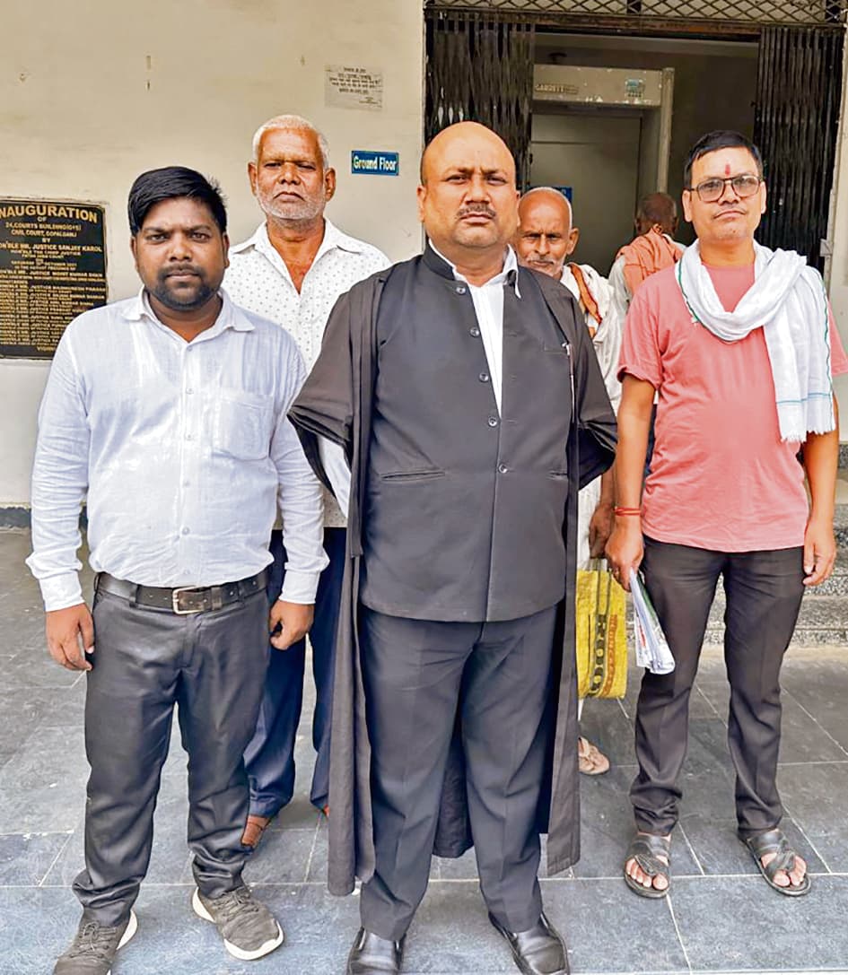 Gopalganj News : राजेंद्र स्टैंड बस स्टैंड की जमीन की फर्जी जमाबंदी में सीओ, सीआइ और राजस्व कर्मचारी को कोर्ट से नहीं मिली राहत