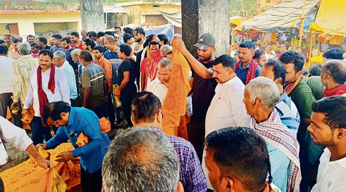 Gaya News : एक साथ जलीं बाप व दो बेटों की चिताएं, चीत्कार सुनकर दहल उठे लोग