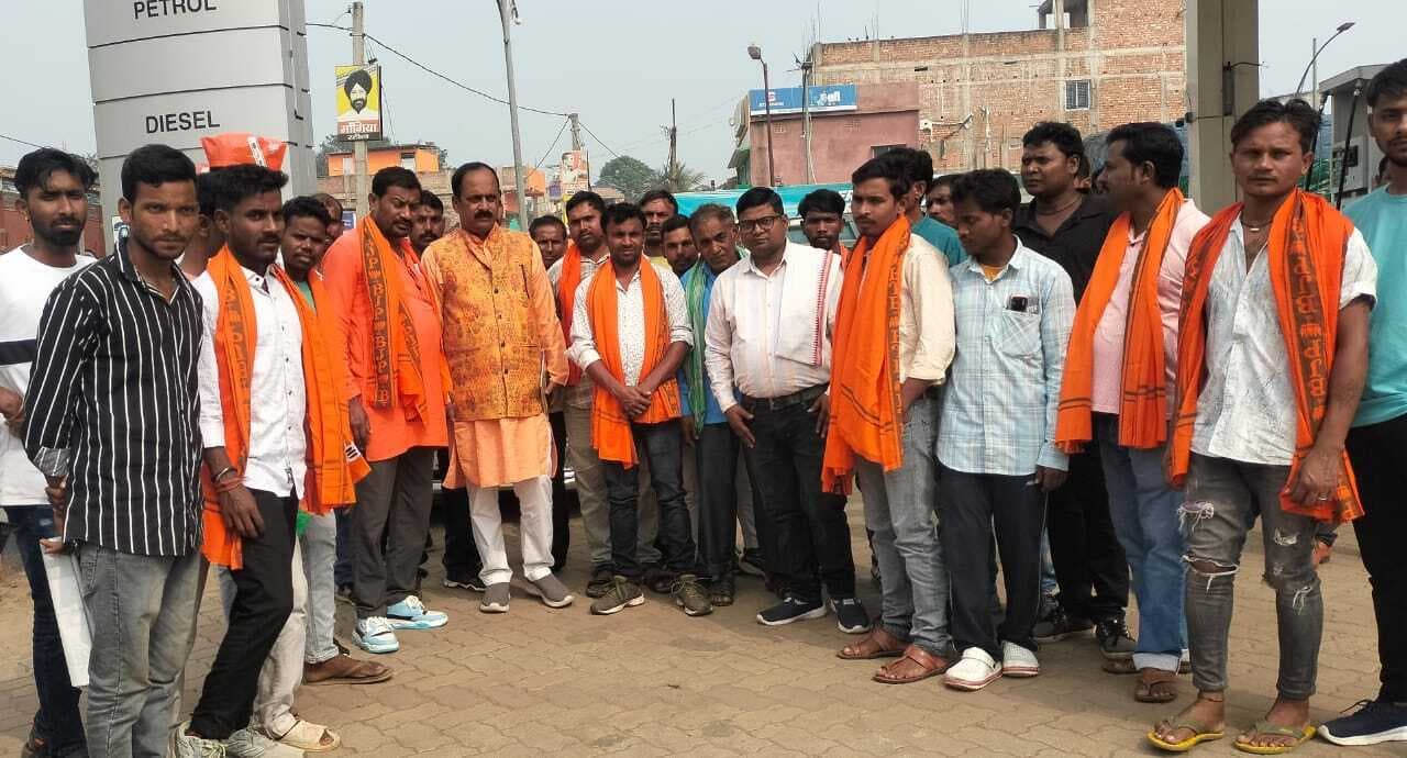 भाजपा ::::  बरहेट से पीएम की जनसभा में शामिल होने गये सैकड़ों कार्यकर्ता