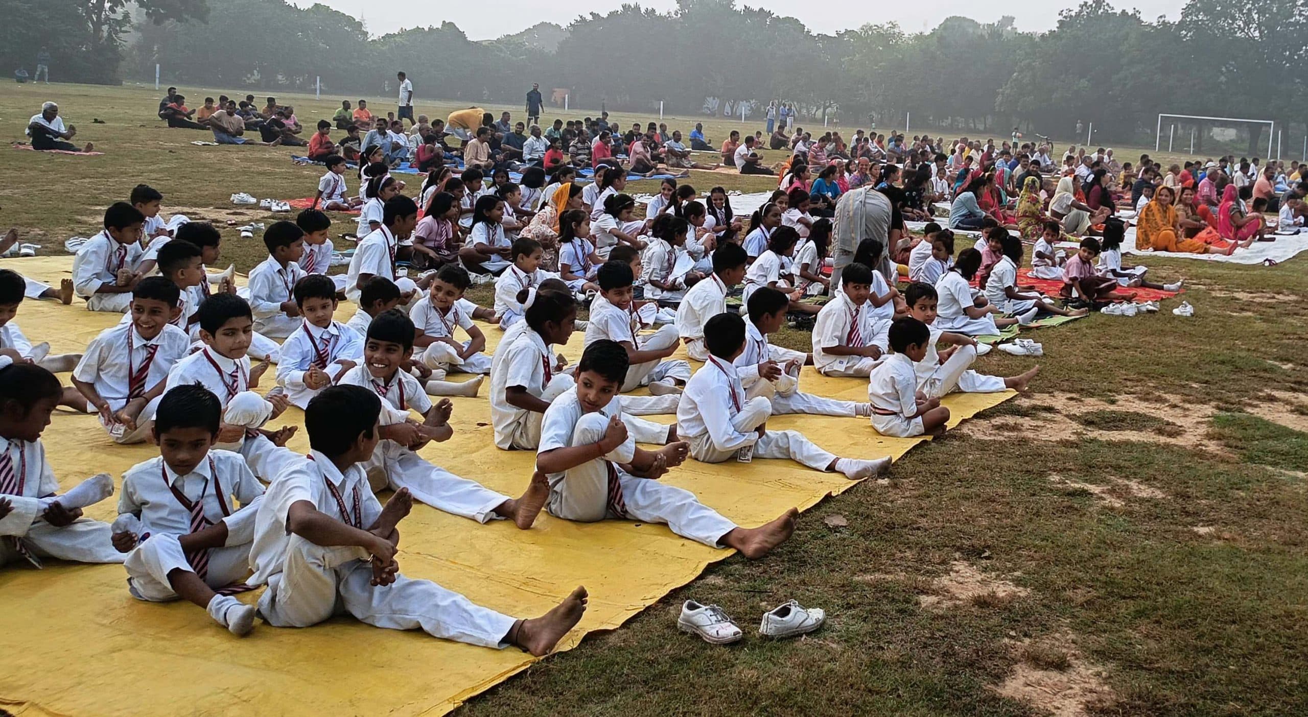 भागदौड़ भरी जिंदगी में योग जरूरी : स्वामी संतोषानंद