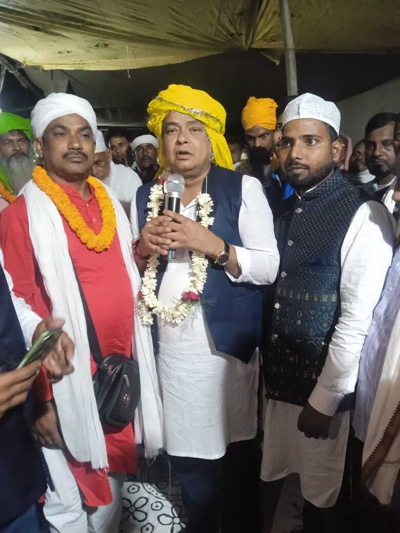 कव्वाली से सजी महफिल, शेर ओ शायरी ने बांधा समा