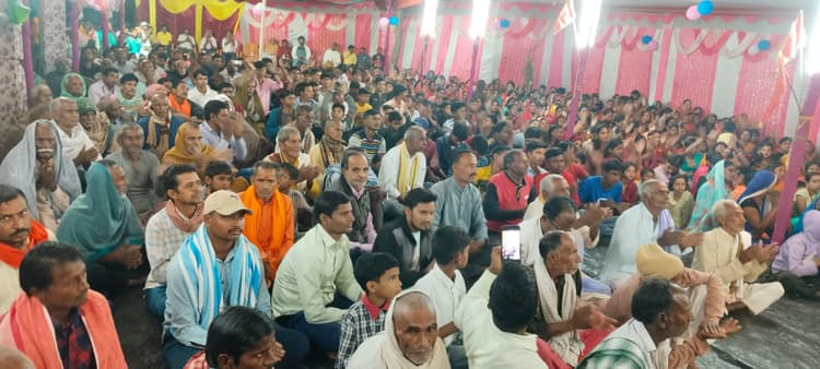 श्री कृष्ण के महारास लीला प्रसंग को सुन भाव-विह्वल हुए श्रोता