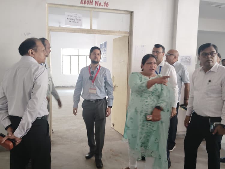 वज्रगृह में चल रहे कार्यों को अविलंब पूर्ण करें: डीसी