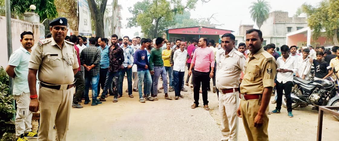 Gopalganj News : पैक्स चुनाव को लेकर अंतिम दिन तीनों प्रखंडों में रही गहमागहमी, कुल 290 प्रत्याशियों ने दाखिल किये पर्चे