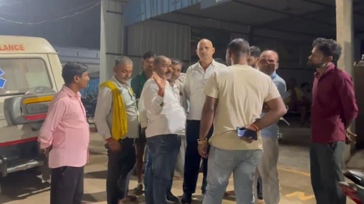 दो बाइकों की टक्कर में लोगों दो की मौत, तीन घायल