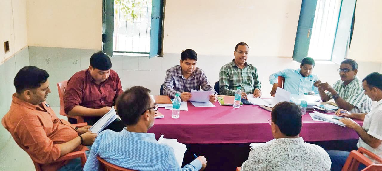 पैक्स चुनाव के नामांकन को लेकर बीडीओ ने की बैठक