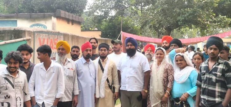 Jamshedpur News : जमशेदपुर पूर्वी में उदासीन रहे शहरी मतदाता, बूथों पर नहीं लगी लंबी कतार