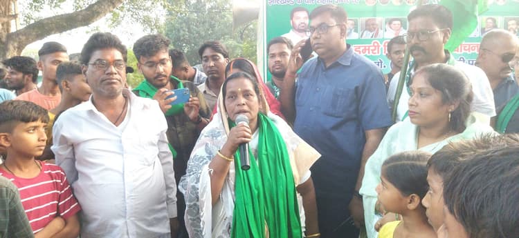 BOKARO NEWS : क्षेत्र का विकास किया है, आगे भी करेंगे : बेबी देवी