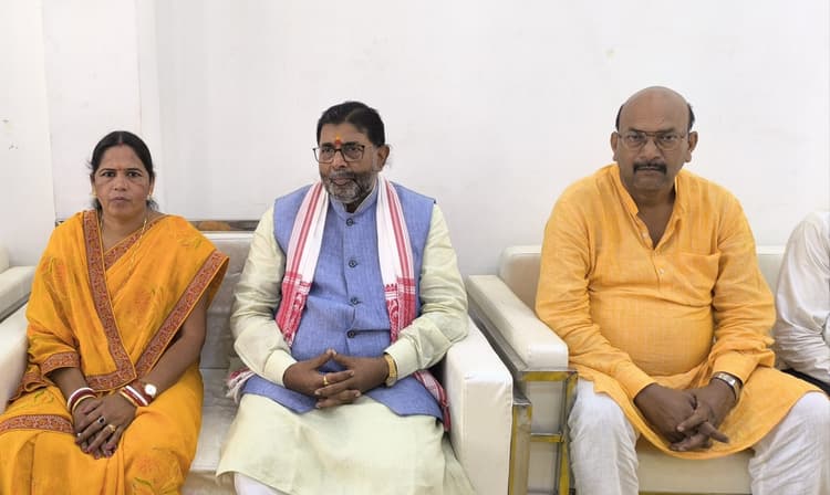 Giridih News :झामुमो, कांग्रेस व राजद के कारण झारखंड में सामाजिक बिखराव : डॉ रवींद्र