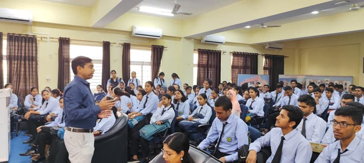 इंजीनियरिंग व पॉलिटेक्निक के छात्रों को डीआरसीसी ने किया जागरूक