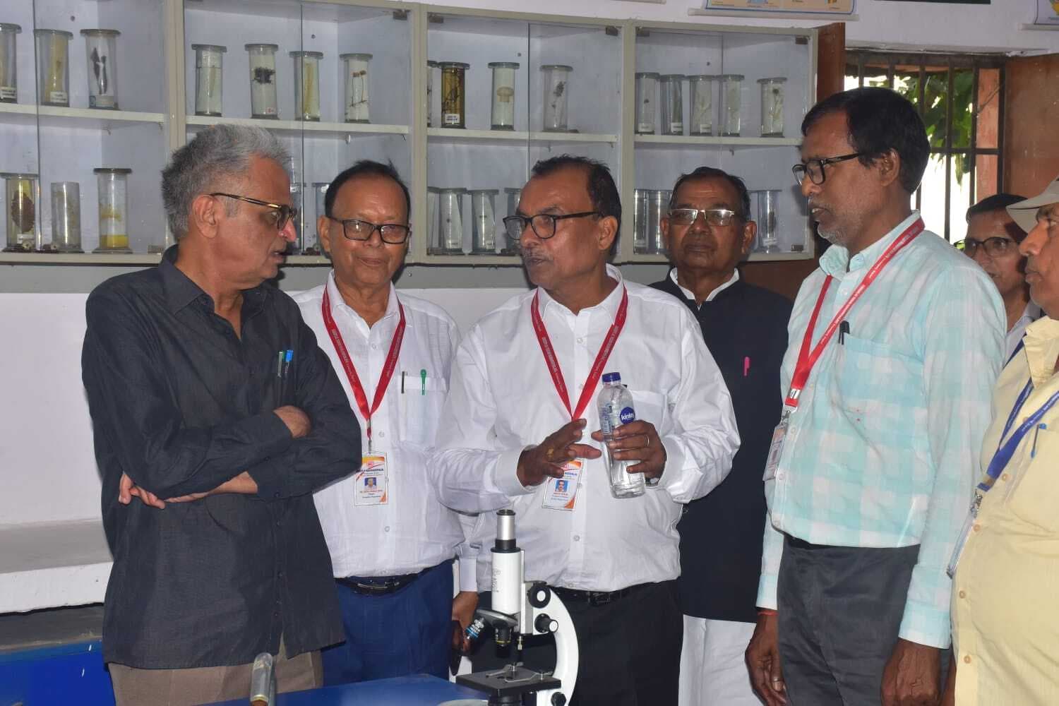 अनूपलाल यादव महाविद्यालय का नैक पियर टीम ने किया निरीक्षण