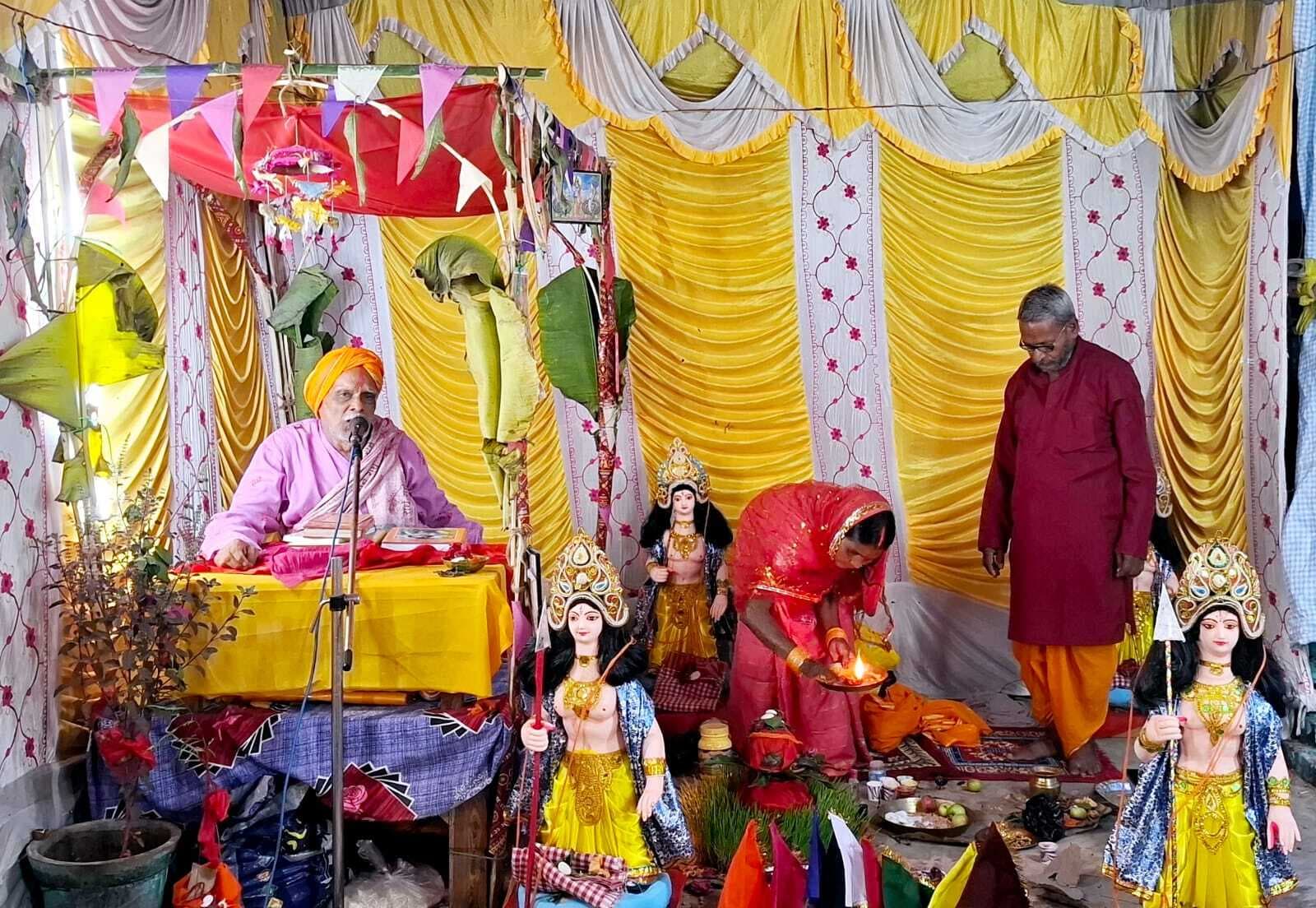 सुदामा व कृष्ण की मित्रता प्रसंग सुनकर मंत्रमुग्ध हुए श्रोता