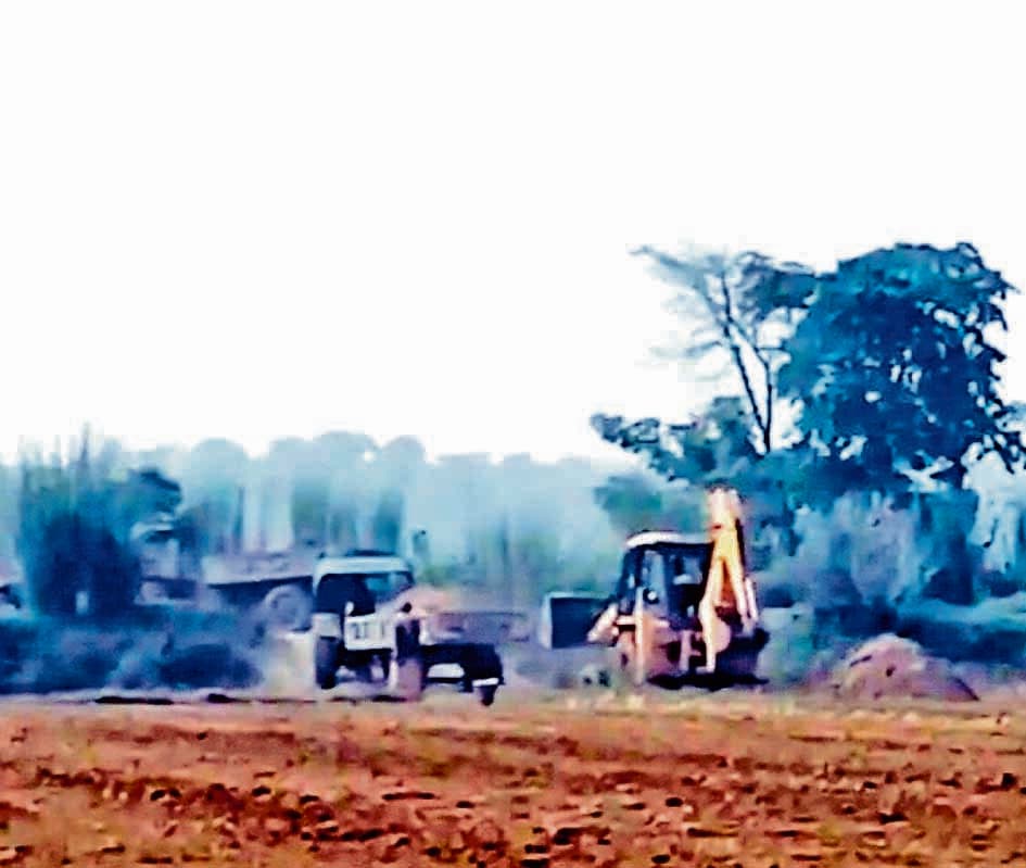 कांकसा में बांध इलाके से मिट्टी की भी हो रही तस्करी, ग्रामीणों में रोष