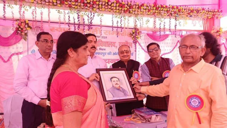 ईमानदारी के साथ काम करने की जरूरत : कुलपति