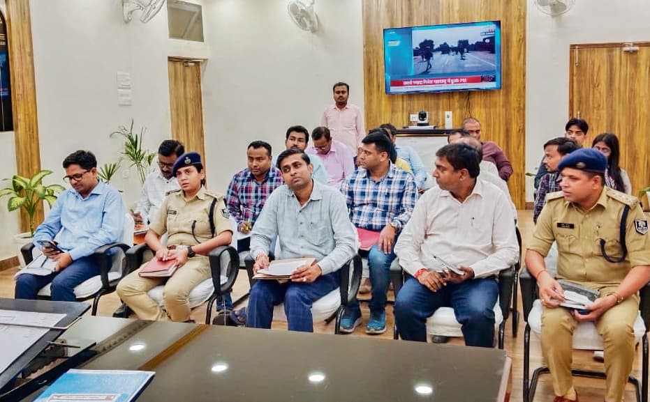 hajipur news. कूड़ा-कचरा जलाने पर लगेगी रोक, प्लास्टिक कचरे से हाजीपुर शहर को किया जायेगा मुक्त