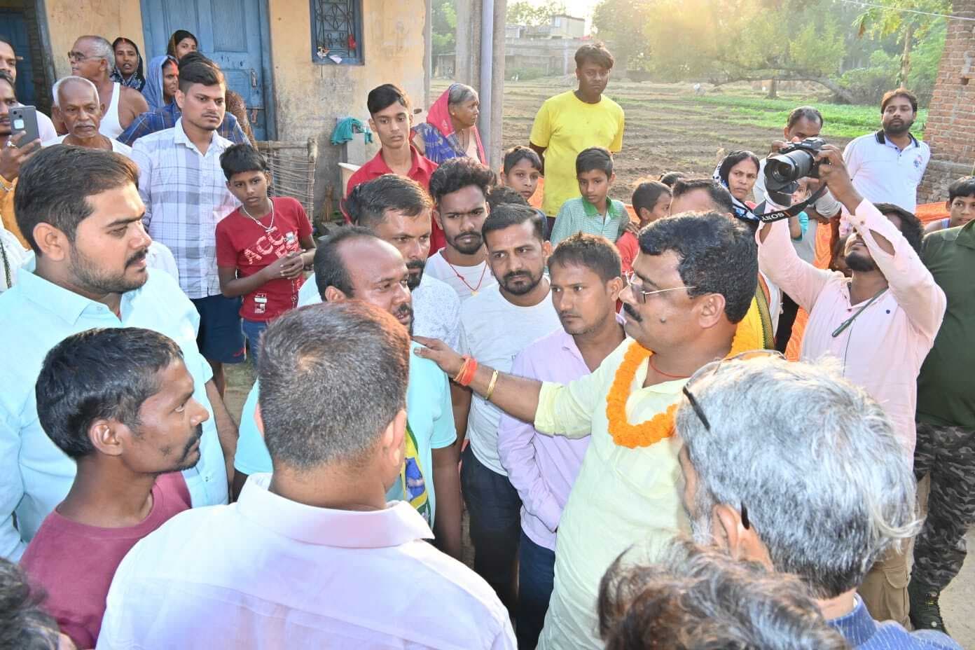 Giridih News :इस बार मुझे अवसर दें : निरंजन राय