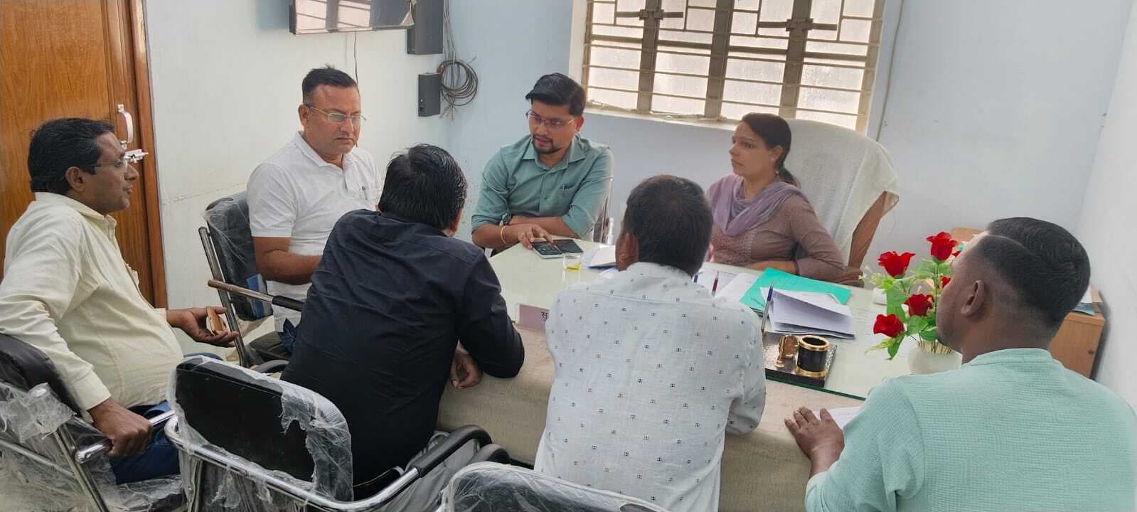 पंचायतों में खेल मैदान बनाने को लेकर भूमि उपलब्ध कराने पर चर्चा