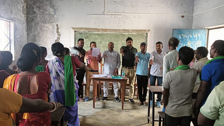 आमसभा में दिलायी  स्वच्छता की शपथ