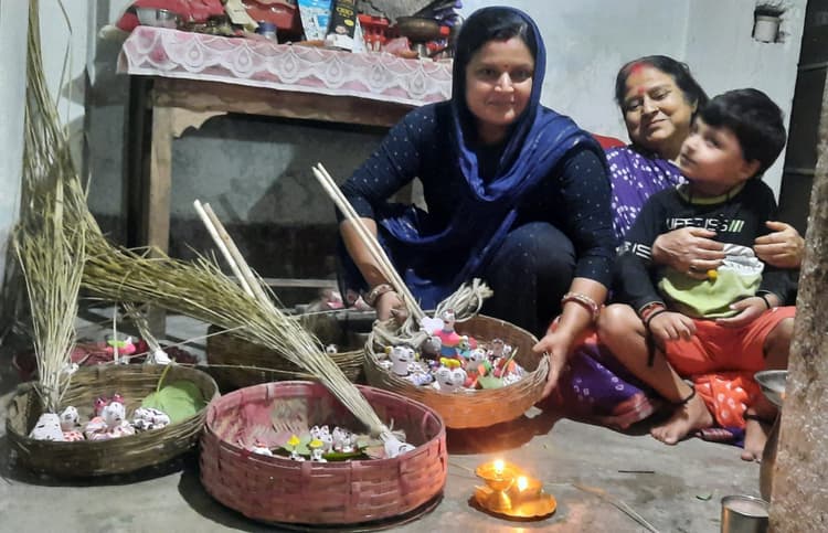 कार्तिक पूर्णिमा पर क्षेत्र में सामा चकेबा पर्व मनाया गया