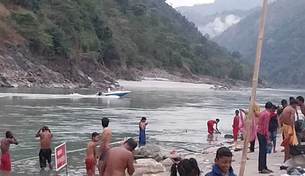 कोसी संगम में स्नान करने के लिए उमड़ा भक्तों का सैलाब