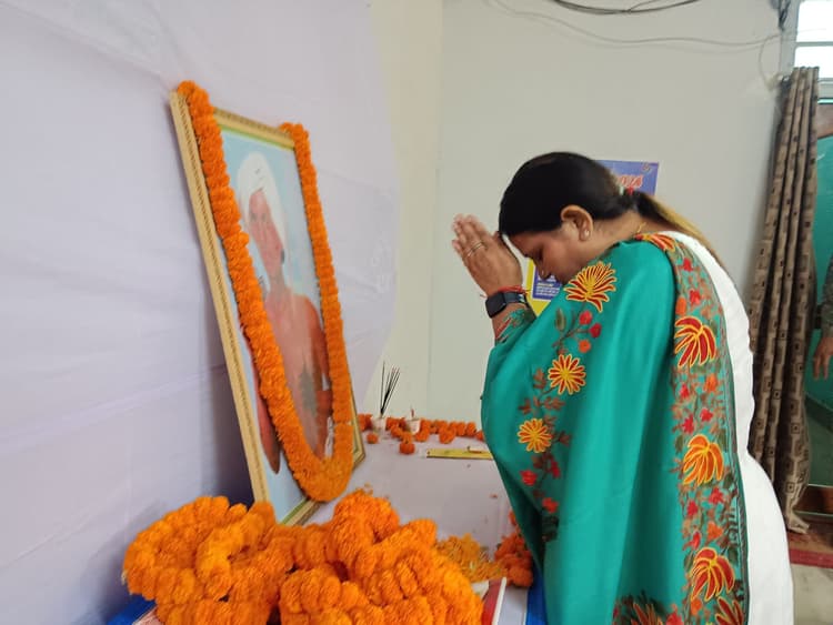 भगवान बिरसा मुंडा की जीवन से मिलती है प्रेरणा : डीसी