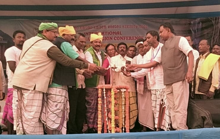 BOKARO NEWS : ललपनिया में तीन दिवसीय अंतरराष्ट्रीय संताल सरना धर्म महासम्मेलन संपन्न