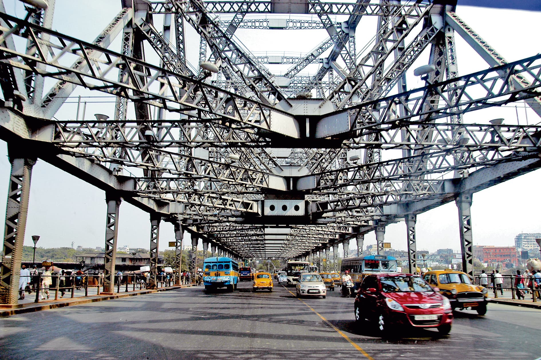 आज रात से रविवार सुबह तक हावड़ा ब्रिज पर वाहनों की आवाजाही रहेगी बंद