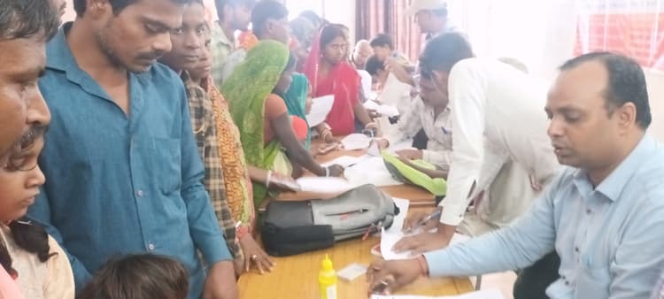 अनुमंडलीय अस्पताल में शिविर में 150 दिव्यांगों ने किया आवेदन