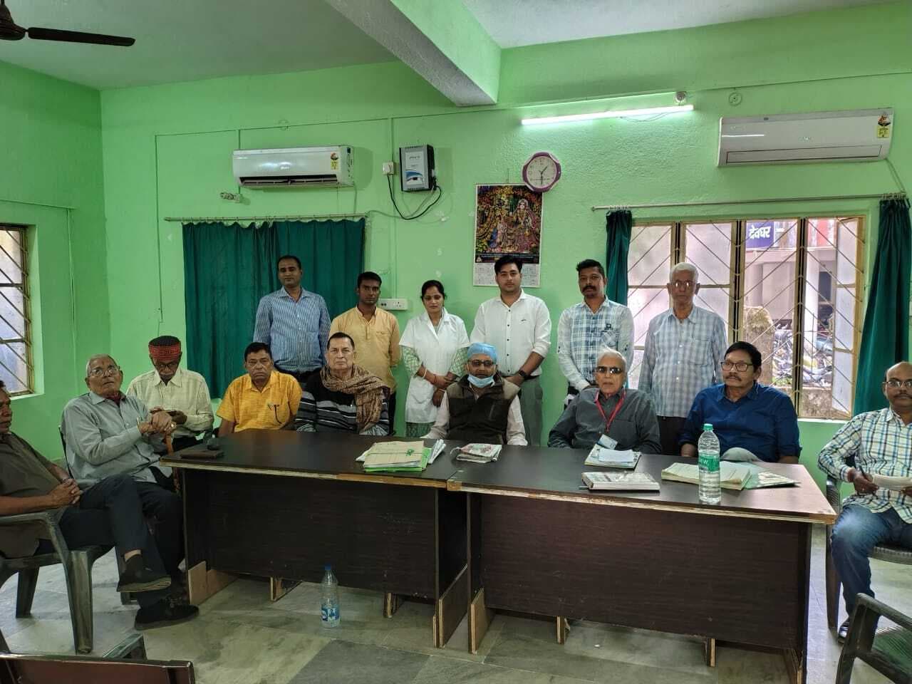 विश्व मधुमेह दिवस को लेकर पेंशनर कल्याण समाज भवन में लगा स्वास्थ्य शिविर