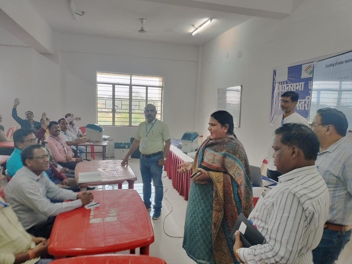पॉलिटेक्निक कॉलेज स्थित बज्रगृह सह मतगणना केंद्र का लिया गया जायजा