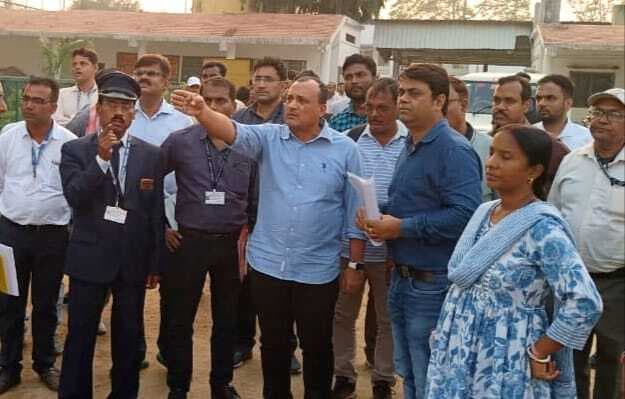 सुरक्षा मानकों का कड़ाई से करें पालन व यात्री सुविधाओं व स्टेशन के बुनियादी ढांचे में वृद्धि पर दें जोर : डीआरएम