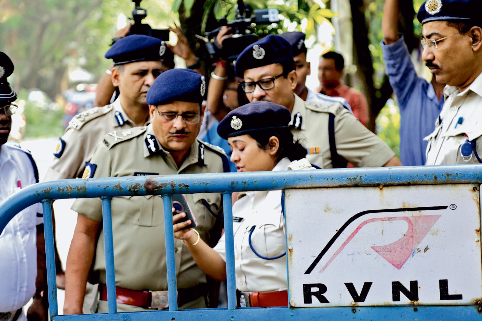 बंगाल में दूसरे राज्यों के अपराधियों को घुसने से रोके पुलिस : फिरहाद