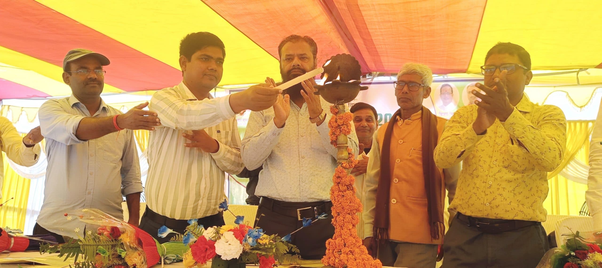 Aurangabad News : प्रखंड परिसर में लगा रबी महोत्सव