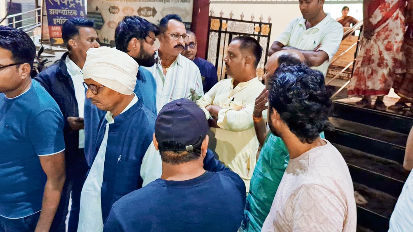 Ara News : आरा में बहन की बरात आने से पहले भाई की गोली मार कर हत्या