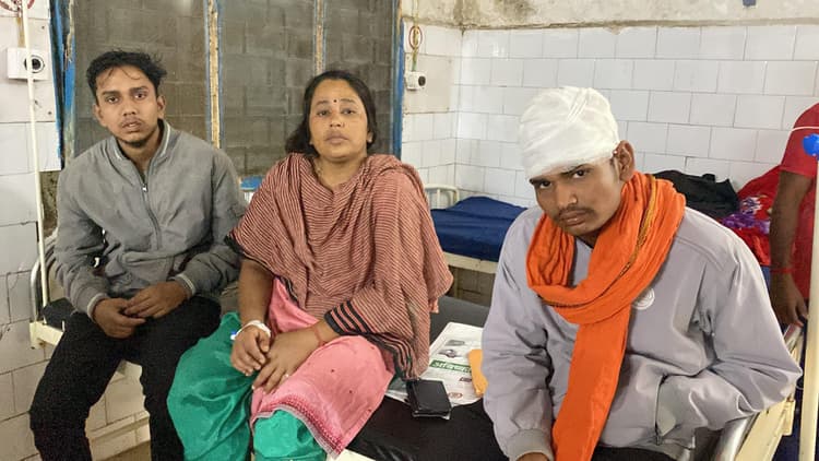 Giridih News :मां-बेटा ने लगाया मारपीट का आरोप, पुलिस को आवेदन