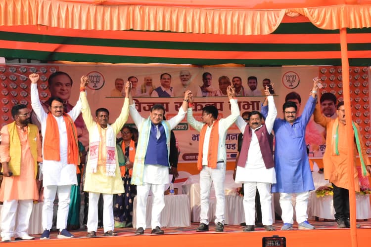 dhanbad news : तुष्टीकरण की हद पार कर दी है हेमंत सरकार ने : हिमंता